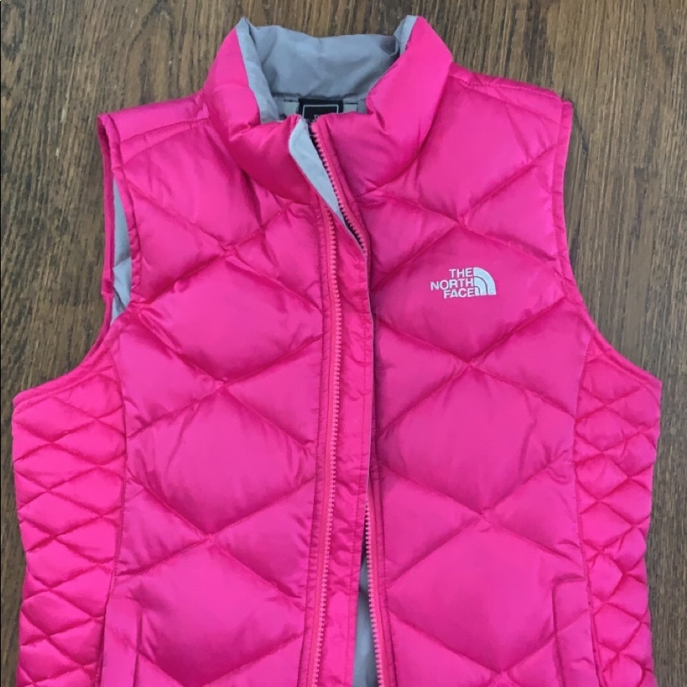 Youth Large (14/16) The North Face 550 Down Vest in hot pink